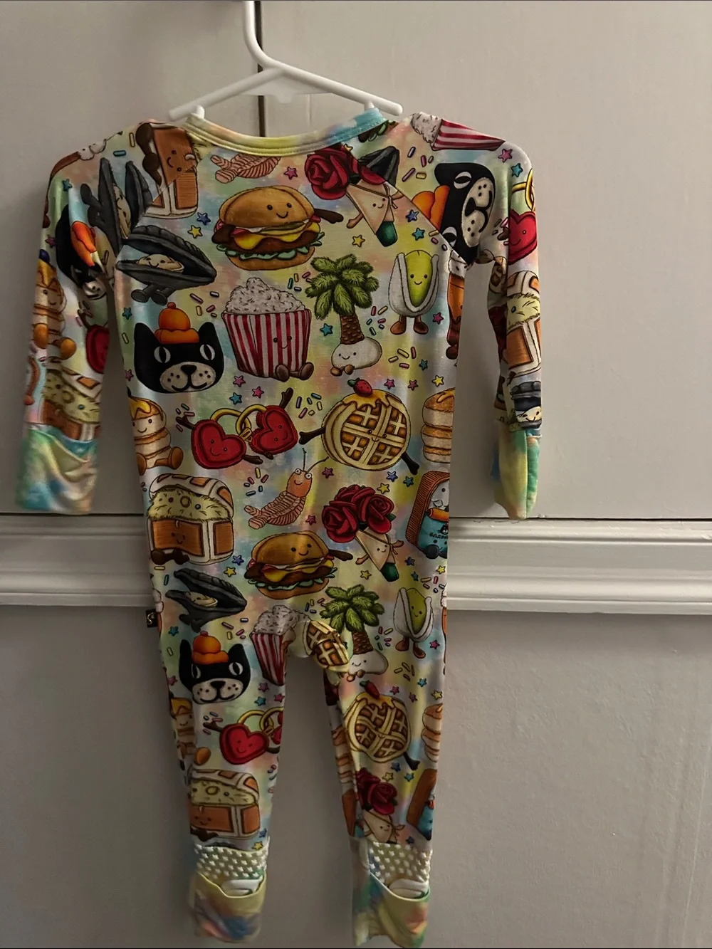 Sugar Swan 3/6 month zippy. Jelly cat. NWOT. Never worn, only washed once.